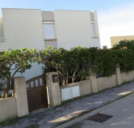 Agreable Maison Familiale 100 M De La 6avan5 Villa