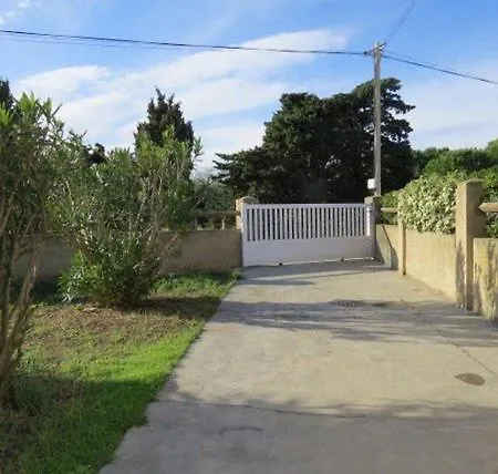 Agreable Maison Familiale 100 M De La 6avan5 Villa *